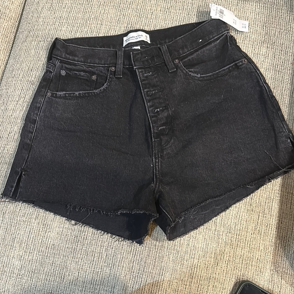 NWT Abercrombie high rise mom short, sz 6